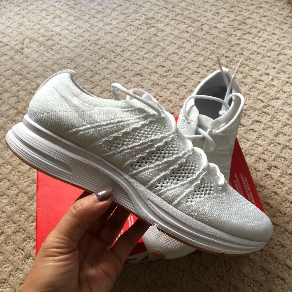 🚫✂️🎆 New🎆 NIKE Unisex Flyknit Trainer 6M/7.5W - Picture 2 of 8